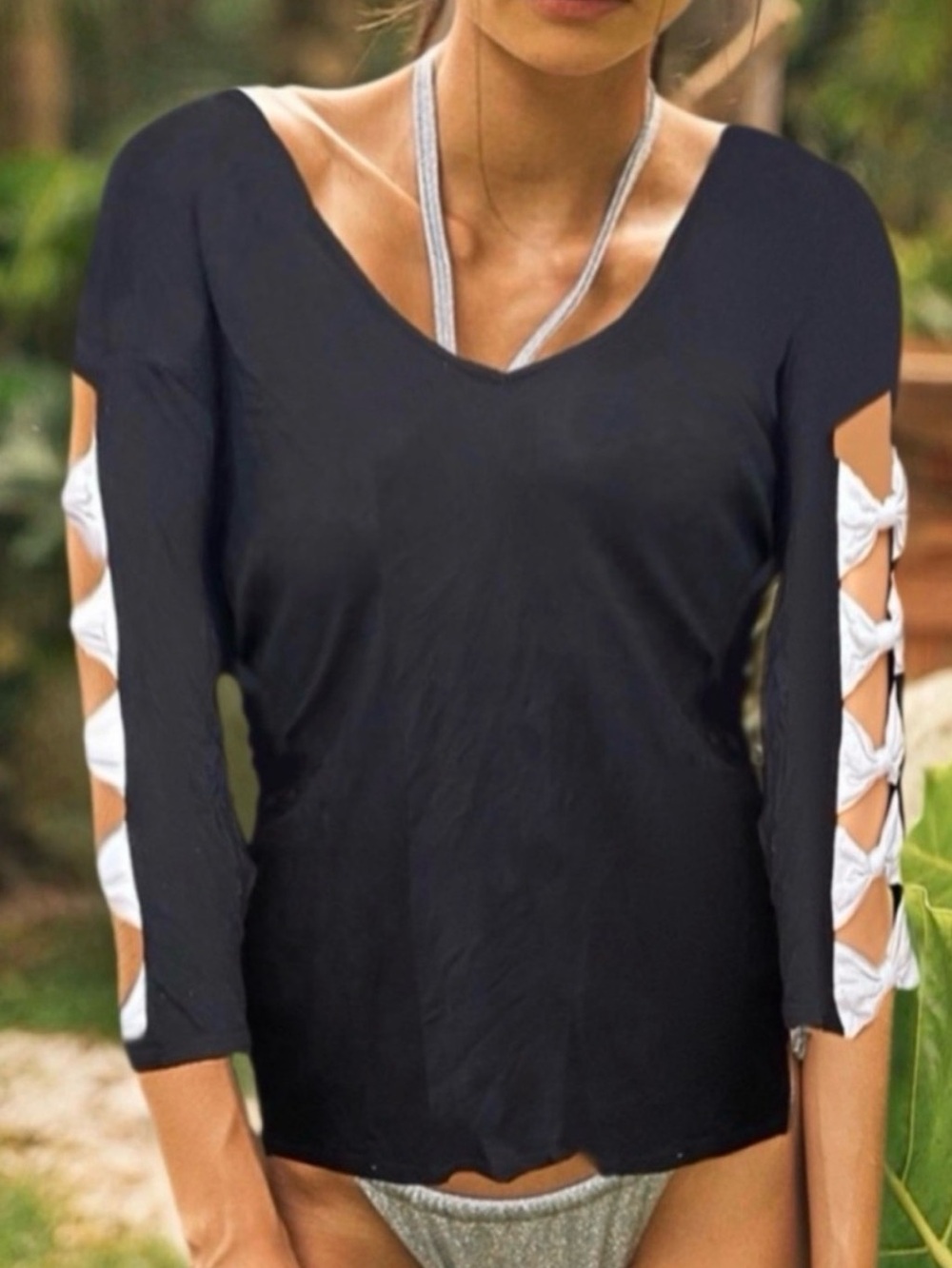 Bow-Tie Cutout Sleeve Top.